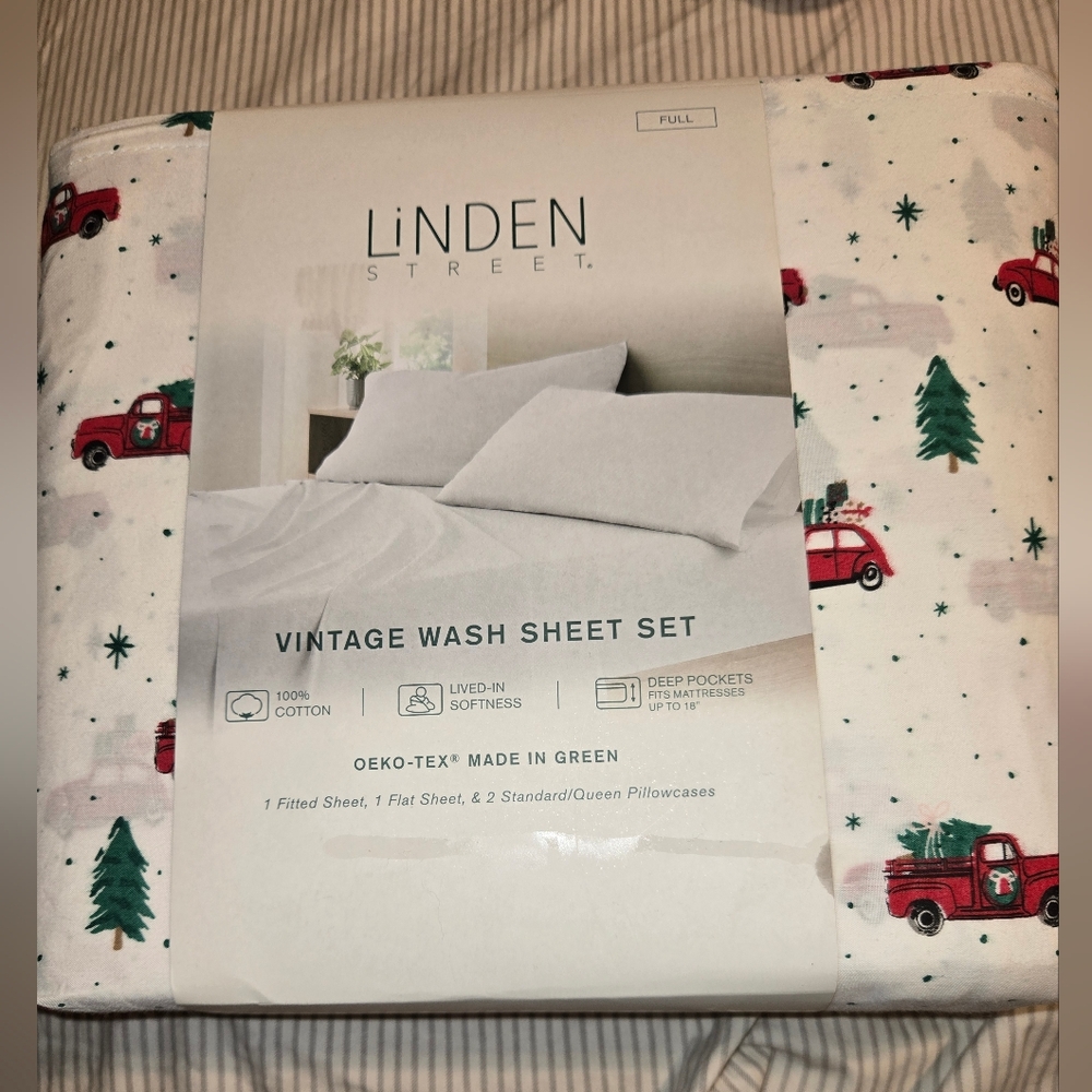 Linden Street Vintage Wash FULL Sheet Set - White with Red/Green Accents